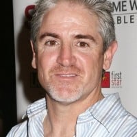Carlos Alazraqui (as Rocko)