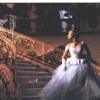 In "Cendrillon", Cinderella loses her slipper by accident, in "Aschenputtel",