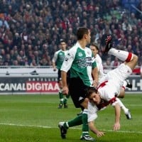 Rafael Van Der Vaart's Back Heel Goal (2003)