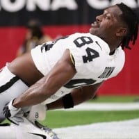 Antonio Brown traded to Oakland