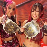 Dakota Kai & Iyo Sky